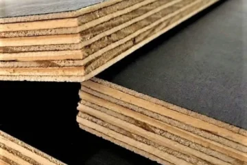 Compensado-plastificado